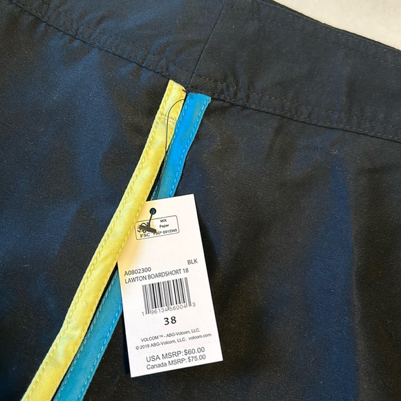 Volcom 38 Boardshorts Lawton 18” in Black side and back pockets board short NWT - Picture 9 of 9